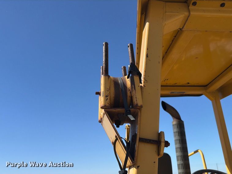 image for item FK4190 2002 Vermeer V8550A cable plow