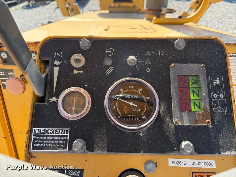 image for item FK4190 2002 Vermeer V8550A cable plow