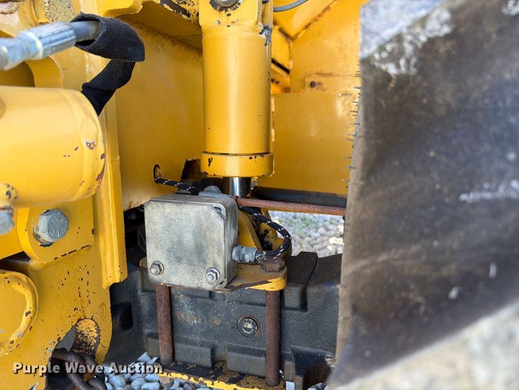 image for item FK4190 2002 Vermeer V8550A cable plow