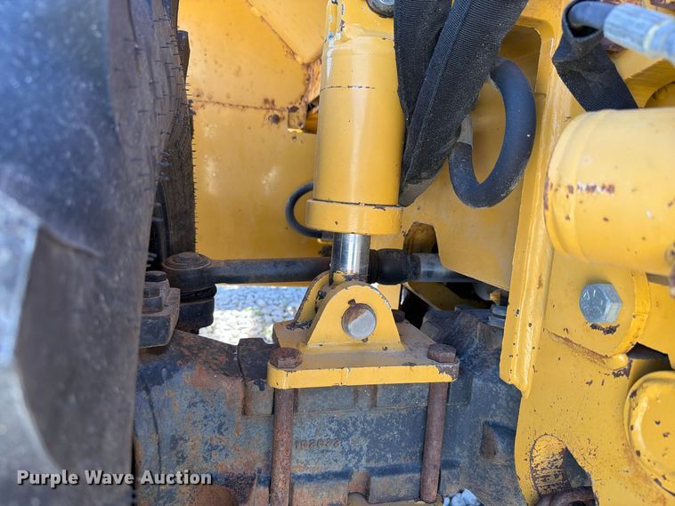 image for item FK4190 2002 Vermeer V8550A cable plow