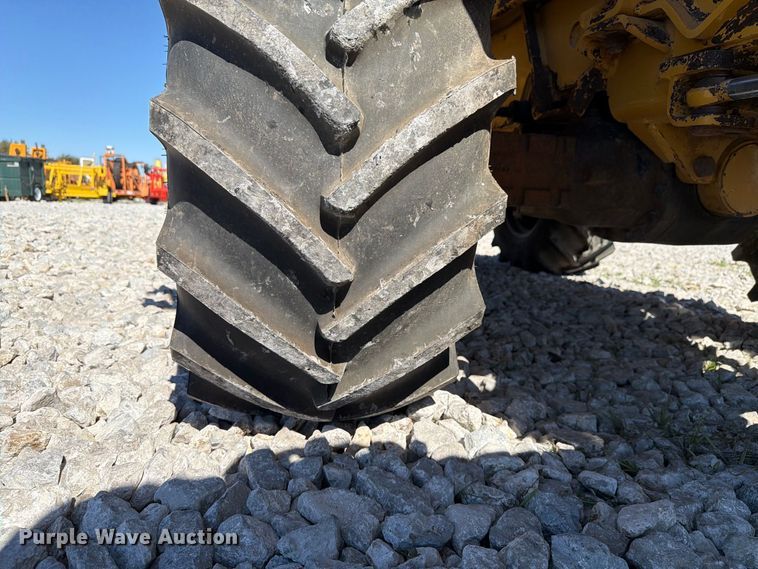 image for item FK4190 2002 Vermeer V8550A cable plow