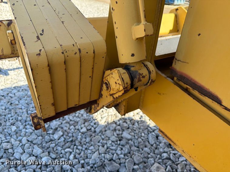 image for item FK4193 1992 Vermeer FLX75 cable plow