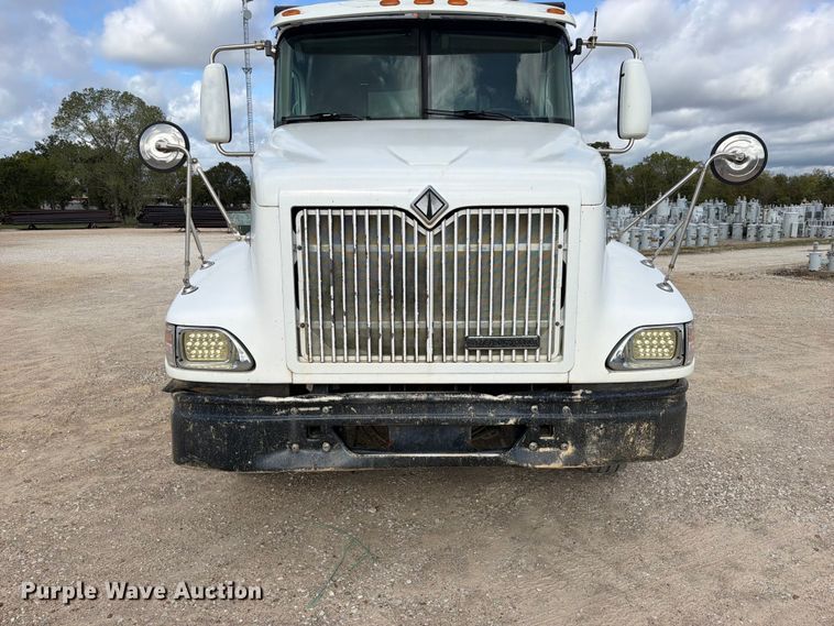 image for item FK5304 2000 International 9100i dump truck