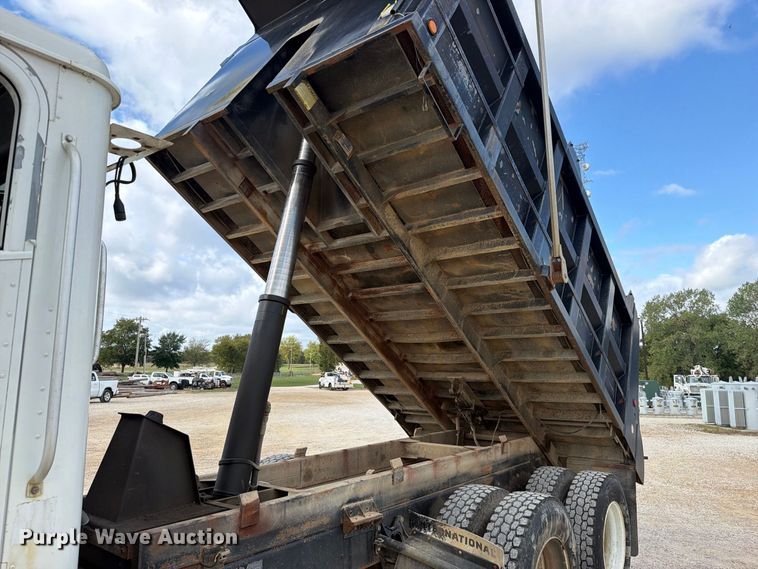 image for item FK5304 2000 International 9100i dump truck