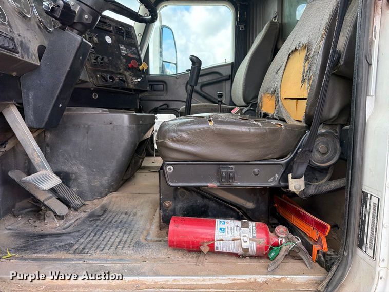 image for item FK5304 2000 International 9100i dump truck