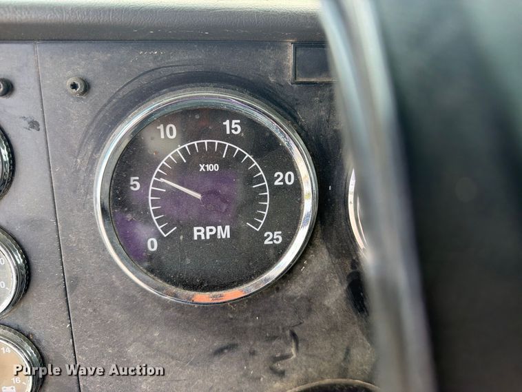 image for item FK5304 2000 International 9100i dump truck