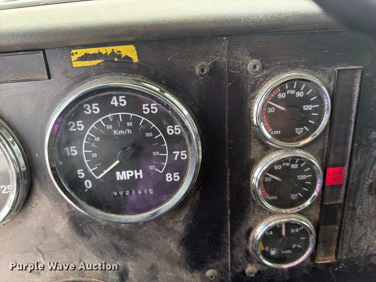 image for item FK5304 2000 International 9100i dump truck