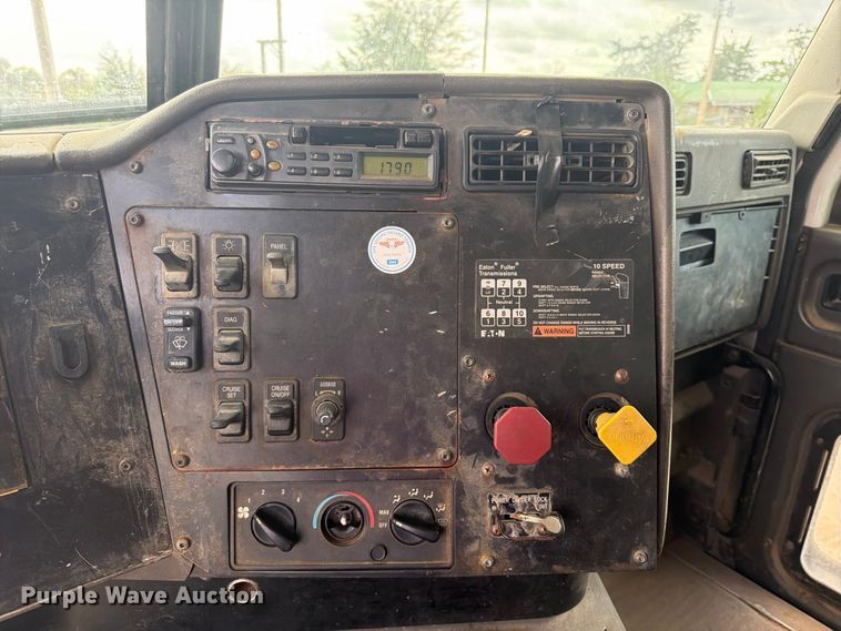 image for item FK5304 2000 International 9100i dump truck