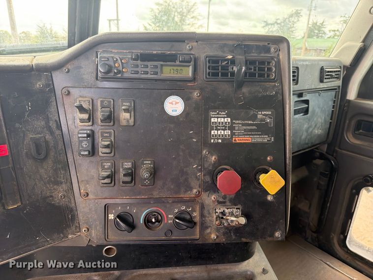 image for item FK5304 2000 International 9100i dump truck