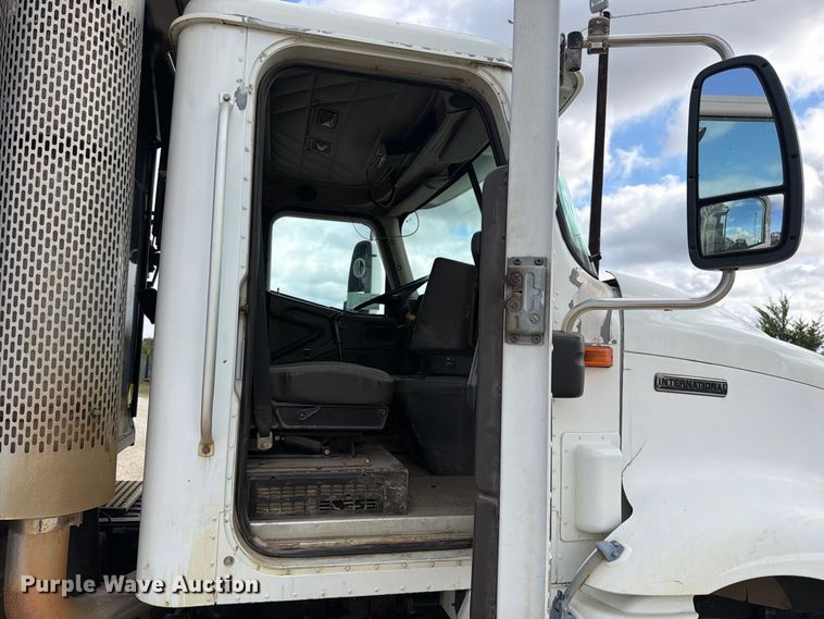 image for item FK5304 2000 International 9100i dump truck
