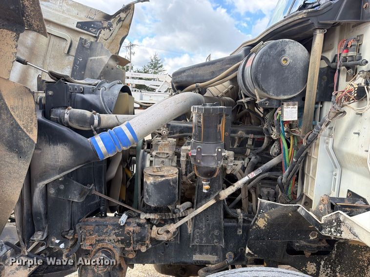 image for item FK5304 2000 International 9100i dump truck