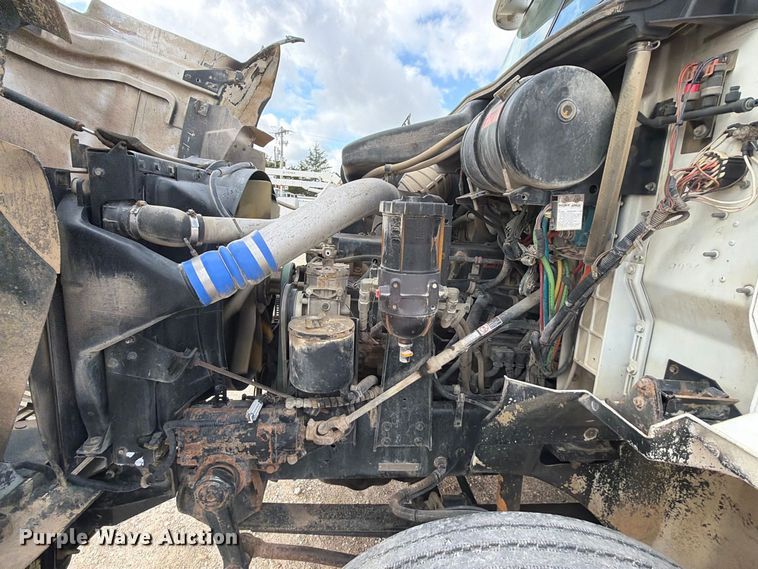 image for item FK5304 2000 International 9100i dump truck