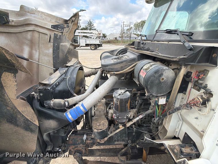image for item FK5304 2000 International 9100i dump truck