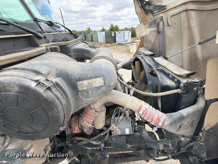 image for item FK5304 2000 International 9100i dump truck