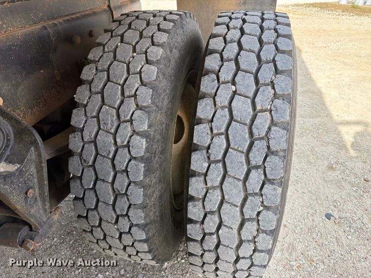 image for item FK5304 2000 International 9100i dump truck