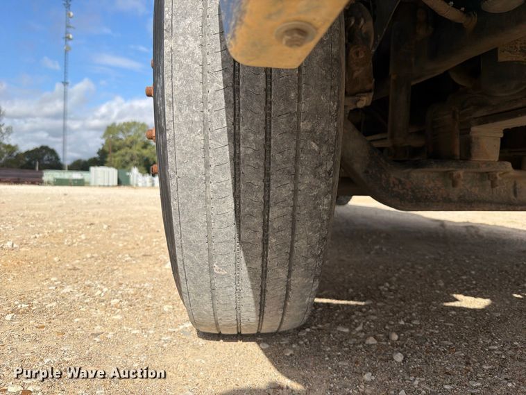 image for item FK5304 2000 International 9100i dump truck