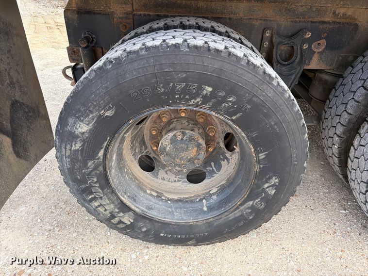 image for item FK5304 2000 International 9100i dump truck