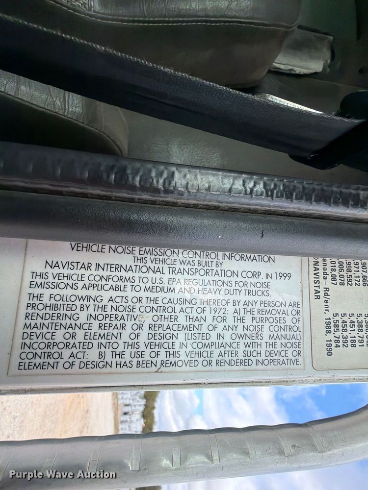 image for item FK5304 2000 International 9100i dump truck