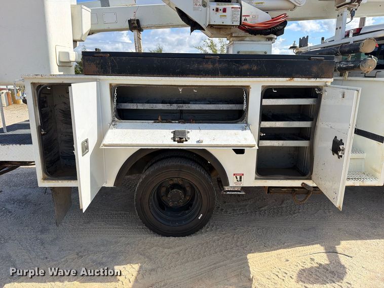 image for item FK5306 2022 Chevrolet 750 bucket truck