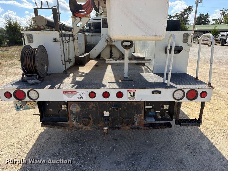 image for item FK5306 2022 Chevrolet 750 bucket truck