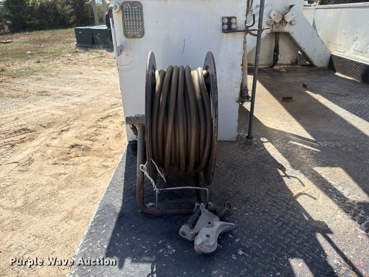 image for item FK5306 2022 Chevrolet 750 bucket truck