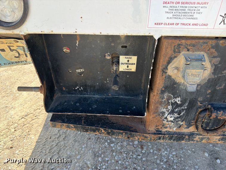 image for item FK5306 2022 Chevrolet 750 bucket truck