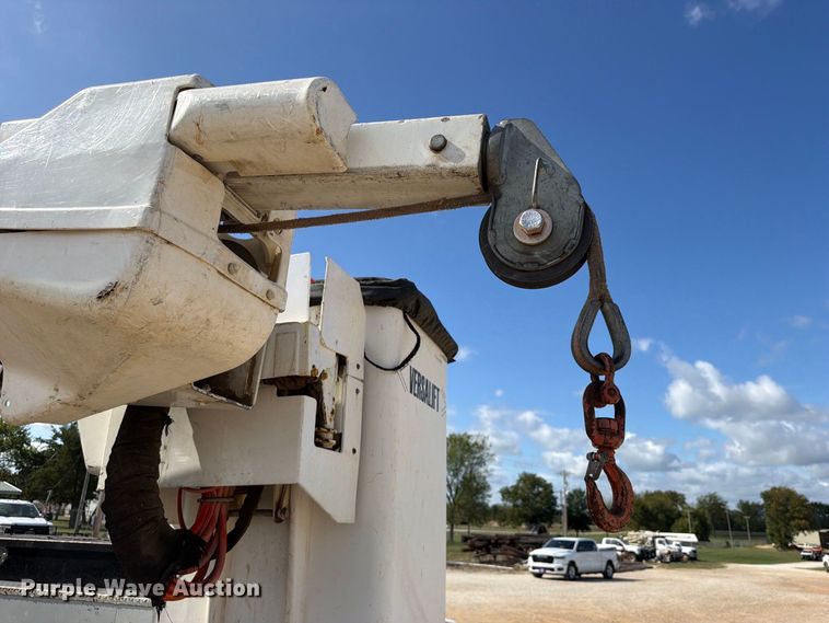 image for item FK5306 2022 Chevrolet 750 bucket truck