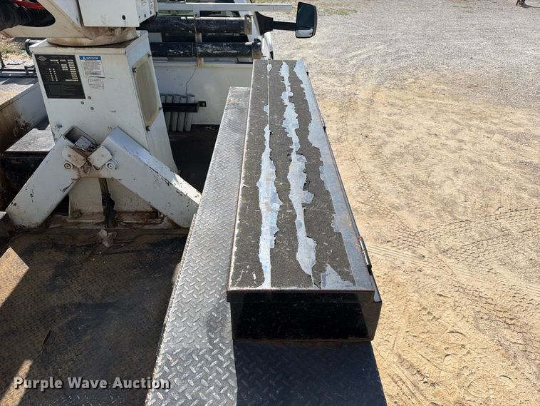 image for item FK5306 2022 Chevrolet 750 bucket truck