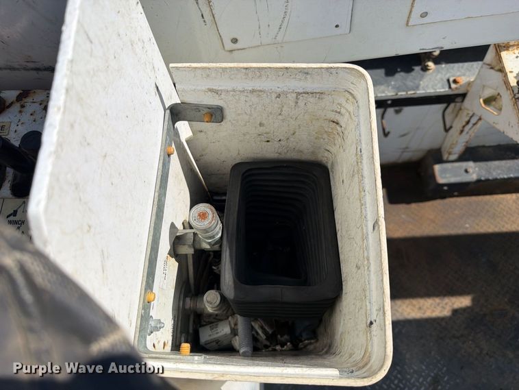 image for item FK5306 2022 Chevrolet 750 bucket truck