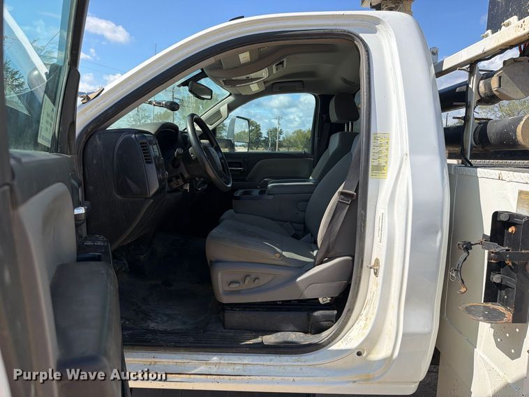 image for item FK5306 2022 Chevrolet 750 bucket truck