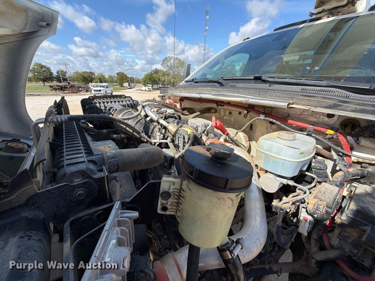 image for item FK5306 2022 Chevrolet 750 bucket truck