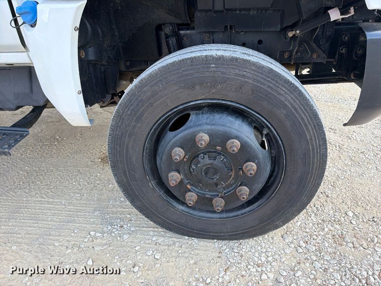 image for item FK5306 2022 Chevrolet 750 bucket truck