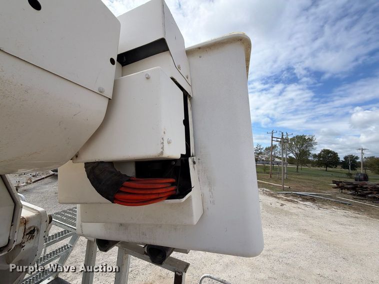 image for item FK5307 2007 Ford F750 bucket truck