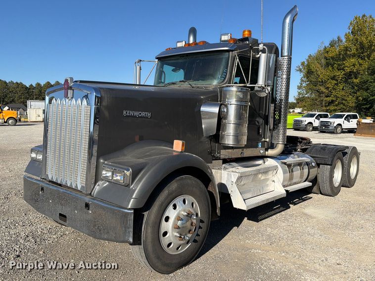 image for item FK5314 2019 Kenworth W900 semi truck