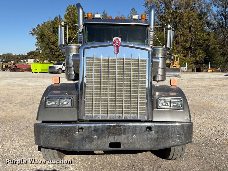image for item FK5314 2019 Kenworth W900 semi truck