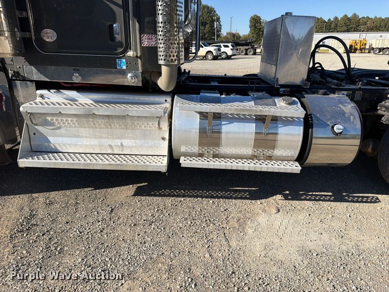 image for item FK5314 2019 Kenworth W900 semi truck