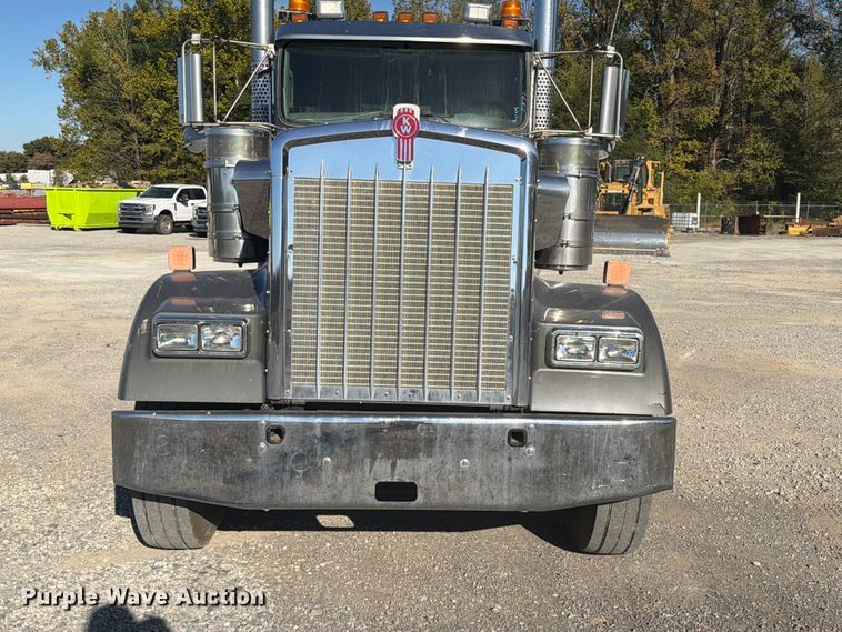 image for item FK5314 2019 Kenworth W900 semi truck