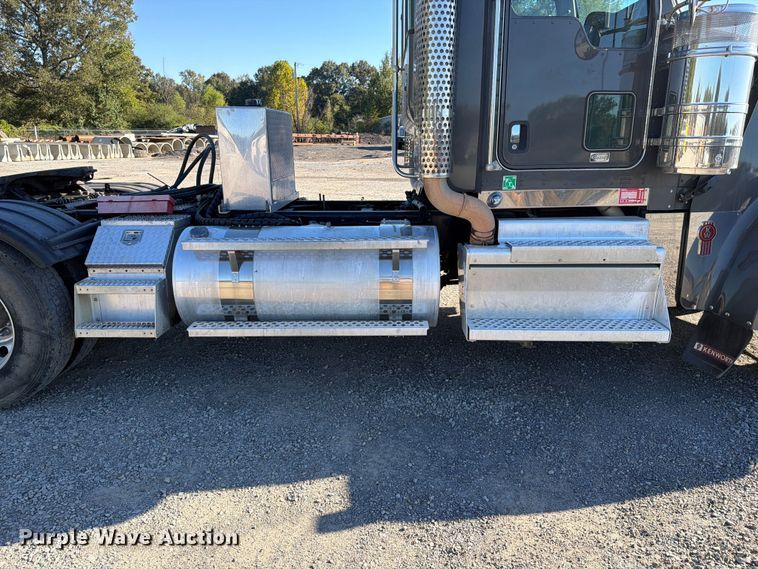 image for item FK5314 2019 Kenworth W900 semi truck