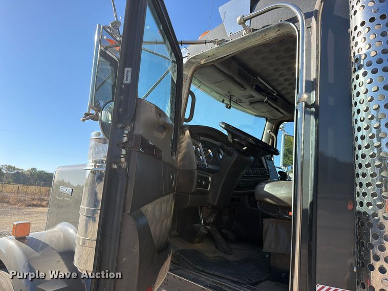 image for item FK5314 2019 Kenworth W900 semi truck