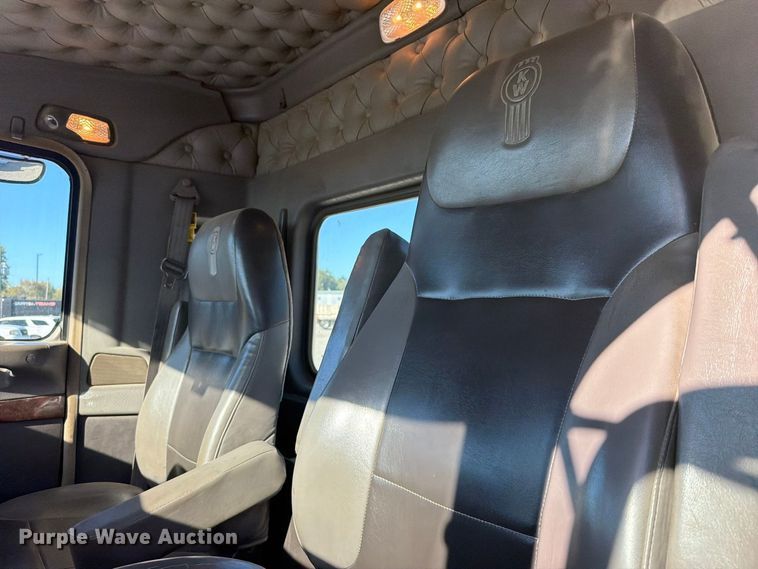 image for item FK5314 2019 Kenworth W900 semi truck