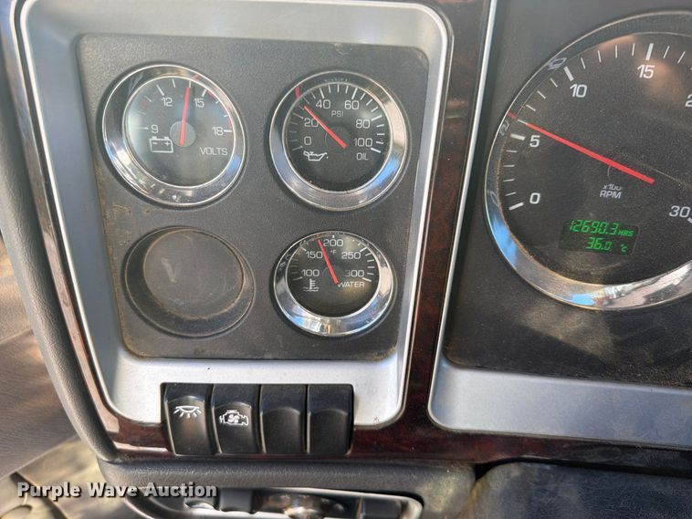 image for item FK5314 2019 Kenworth W900 semi truck