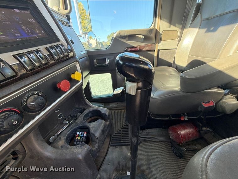 image for item FK5314 2019 Kenworth W900 semi truck