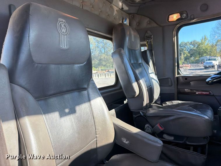image for item FK5314 2019 Kenworth W900 semi truck