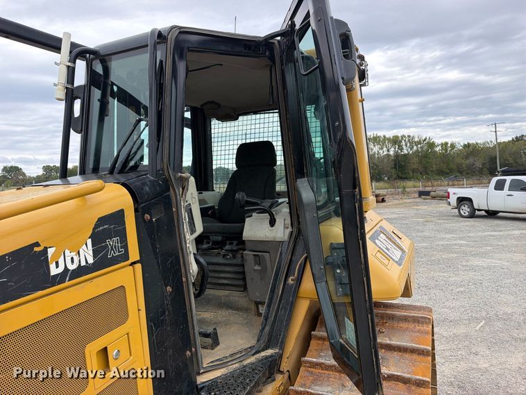 image for item FK5318 2015 Caterpillar D6N XL dozer