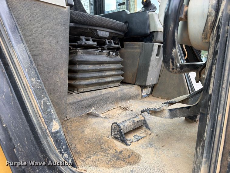 image for item FK5318 2015 Caterpillar D6N XL dozer
