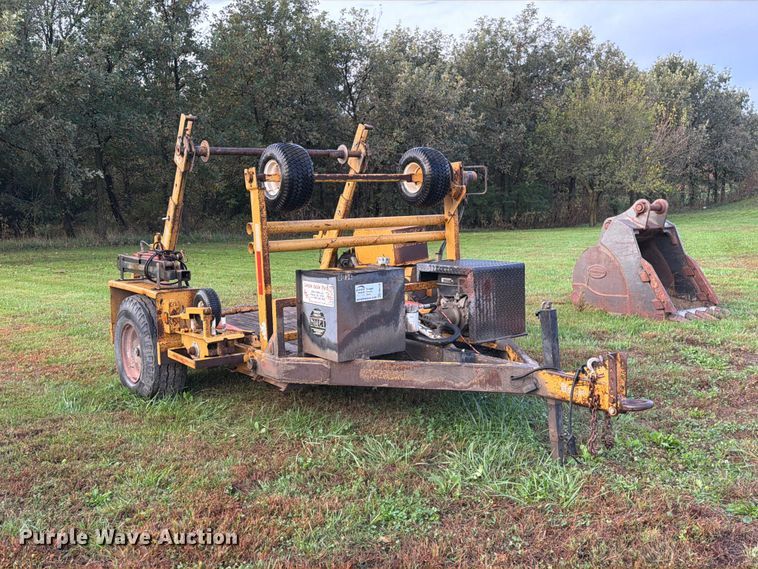 image for item FM6538 2003 Larson reel trailer