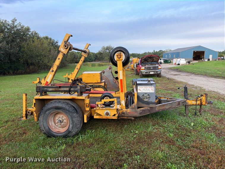 image for item FM6538 2003 Larson reel trailer