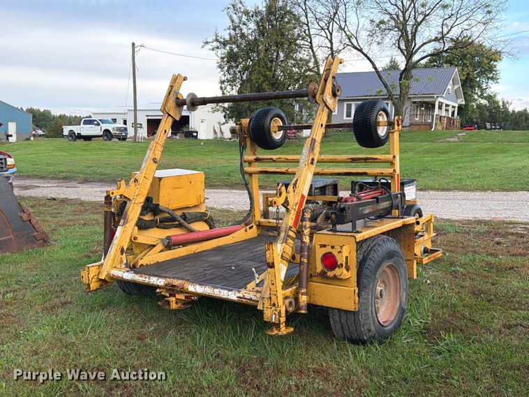 image for item FM6538 2003 Larson reel trailer