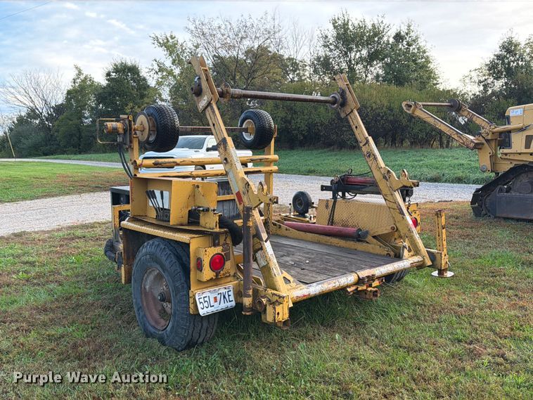 image for item FM6538 2003 Larson reel trailer