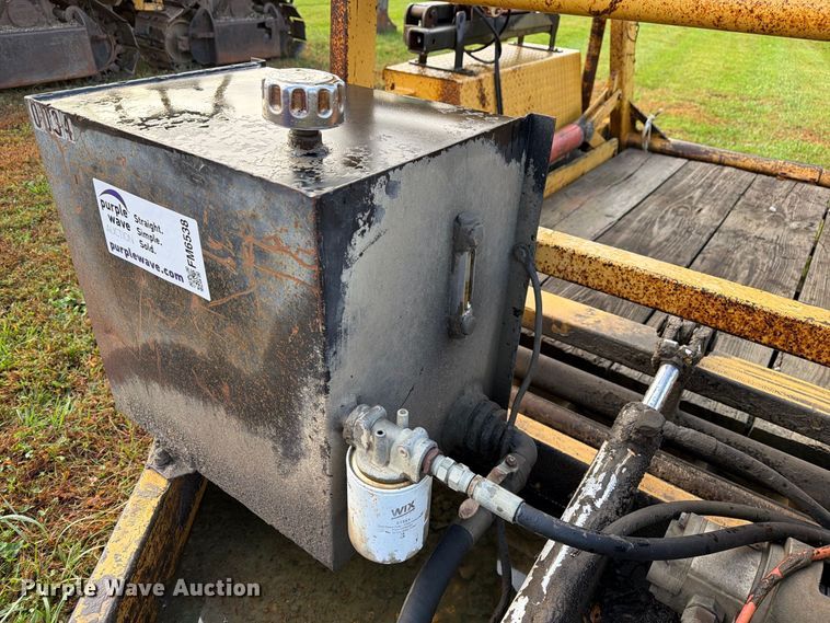 image for item FM6538 2003 Larson reel trailer